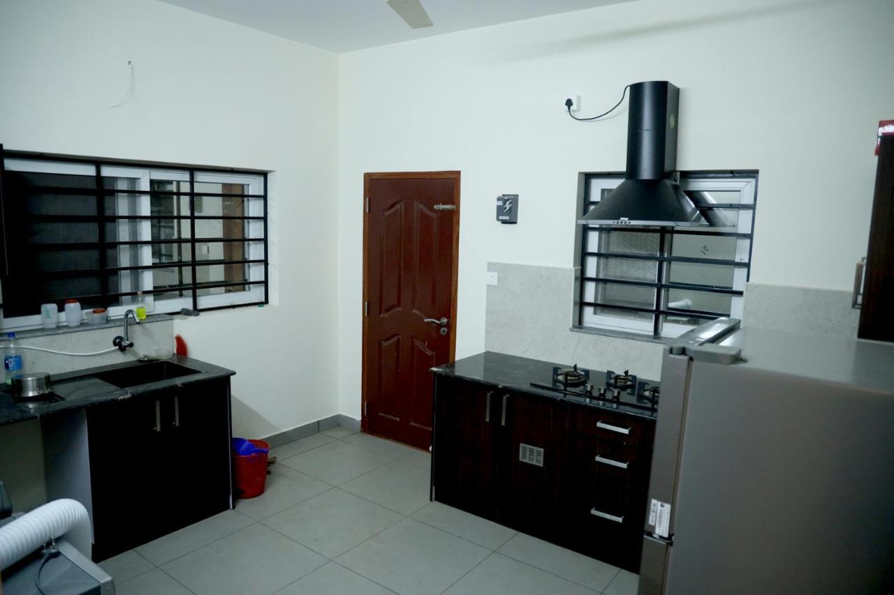 Clover Home Tiruvalla Exterior photo