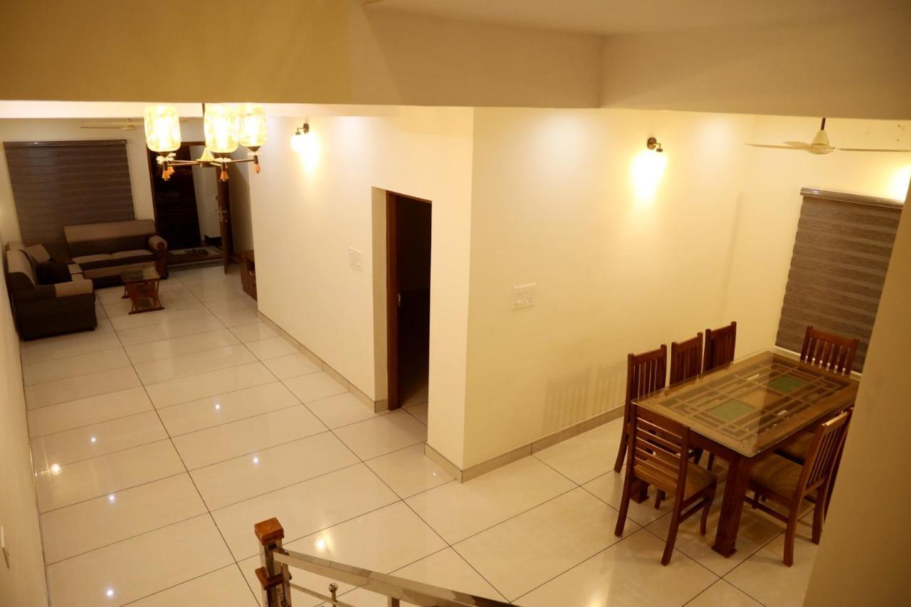 Clover Home Tiruvalla Exterior photo