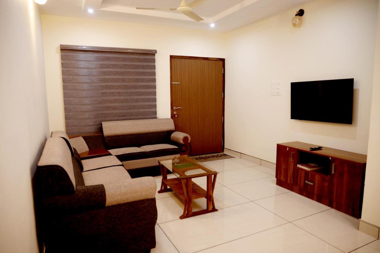 Clover Home Tiruvalla Exterior photo
